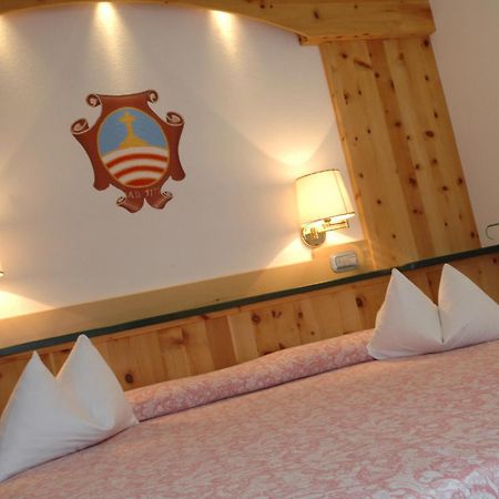 La Roccia Wellness Hotel Cavalese Ngoại thất bức ảnh