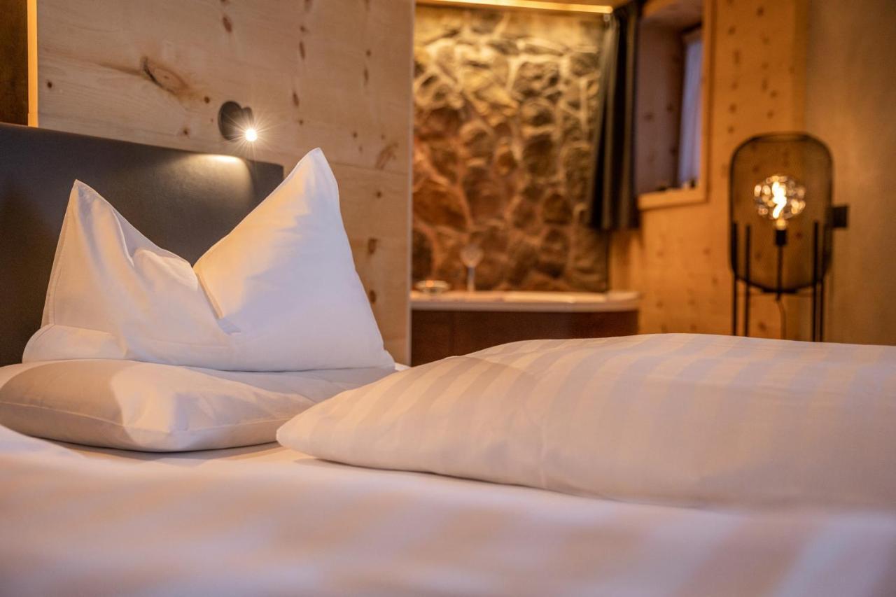 La Roccia Wellness Hotel Cavalese Ngoại thất bức ảnh