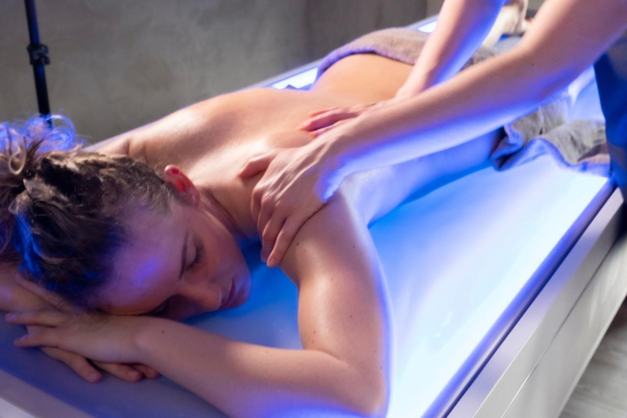 La Roccia Wellness Hotel Cavalese Ngoại thất bức ảnh